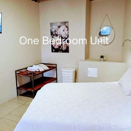 Bateleur Self Catering Cc Apartment วินด์ฮุก ภายนอก รูปภาพ